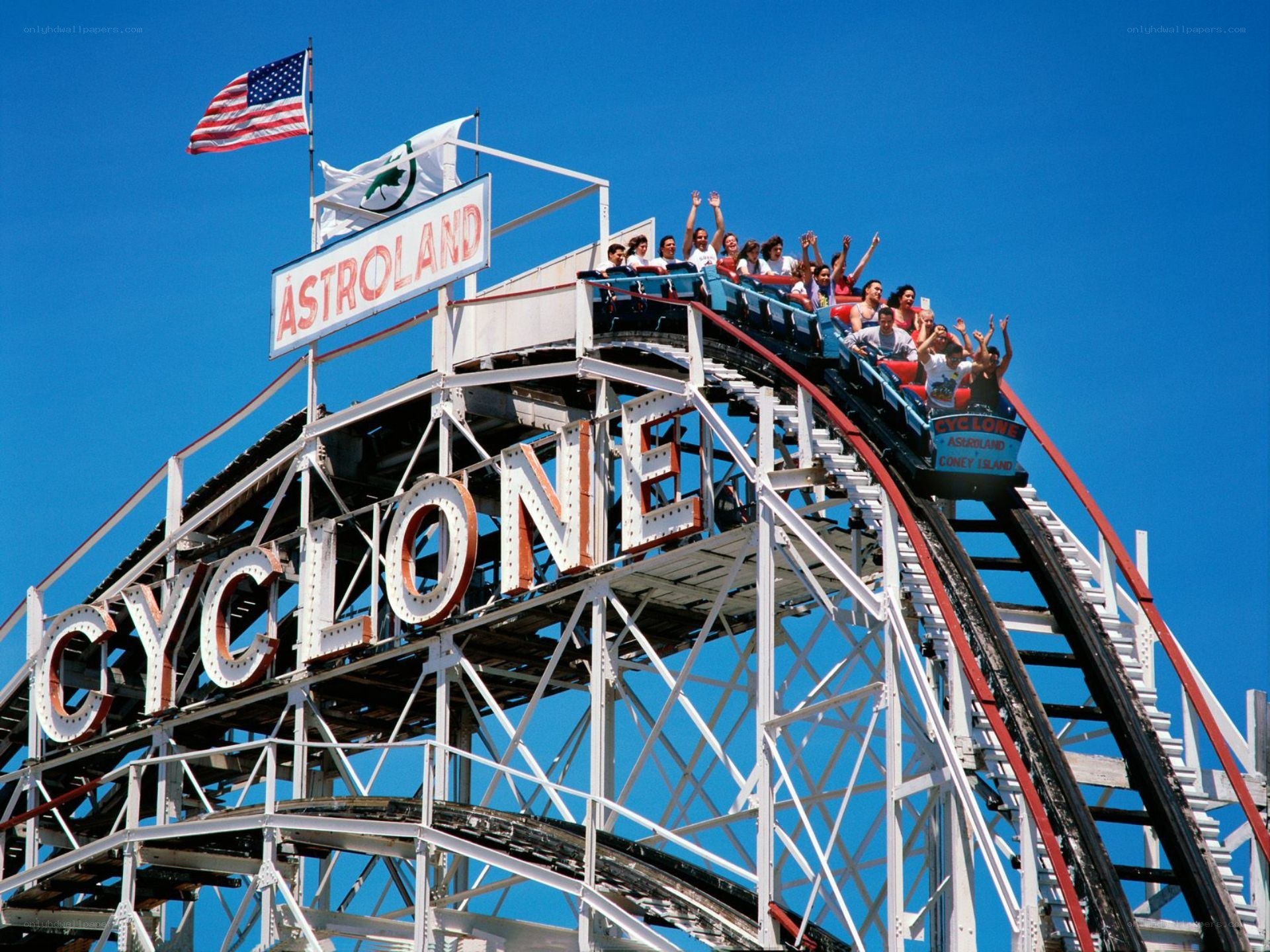 Cyclone roller coaster at Astroland
