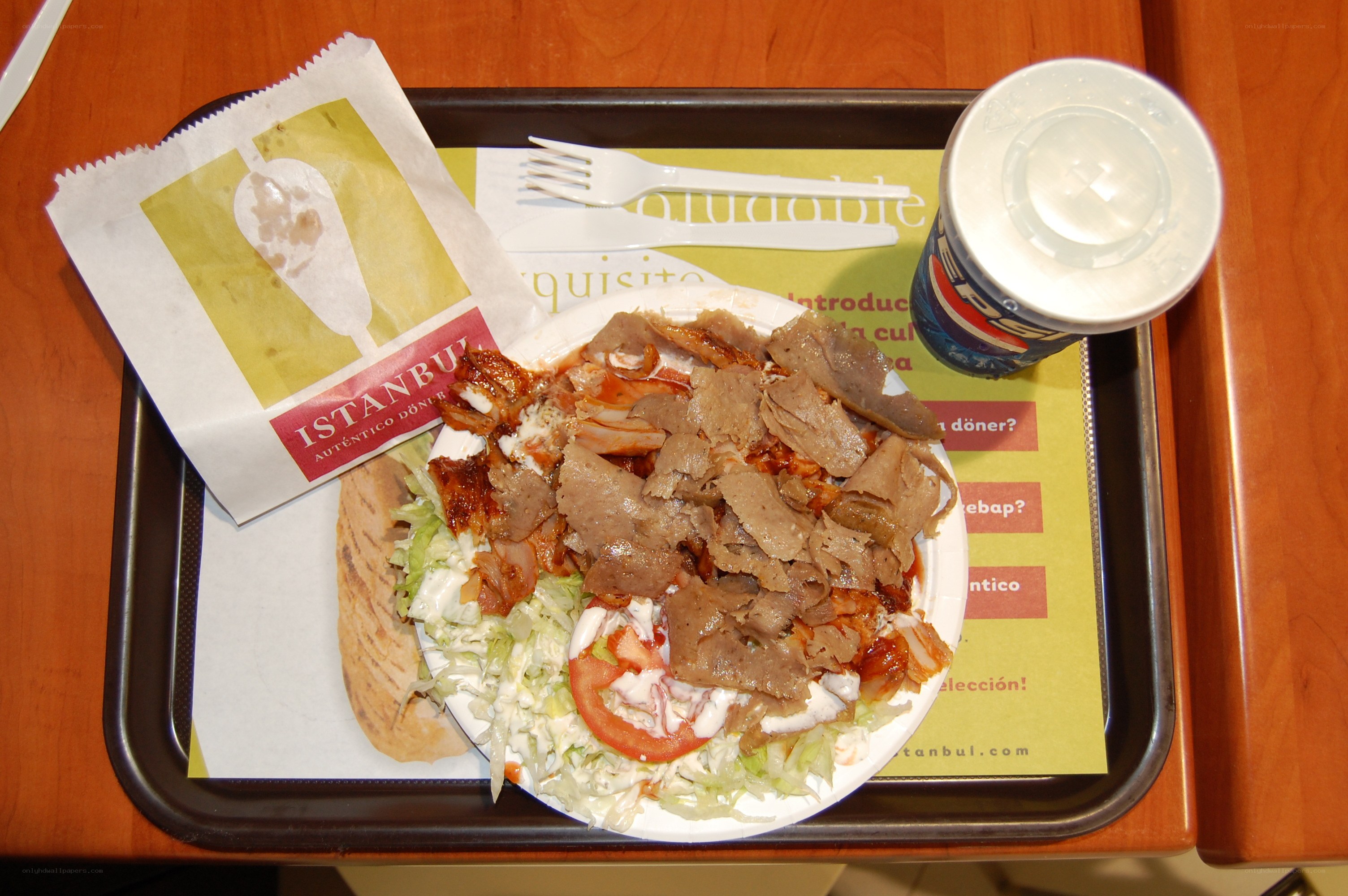 Döner kebab meal on tray