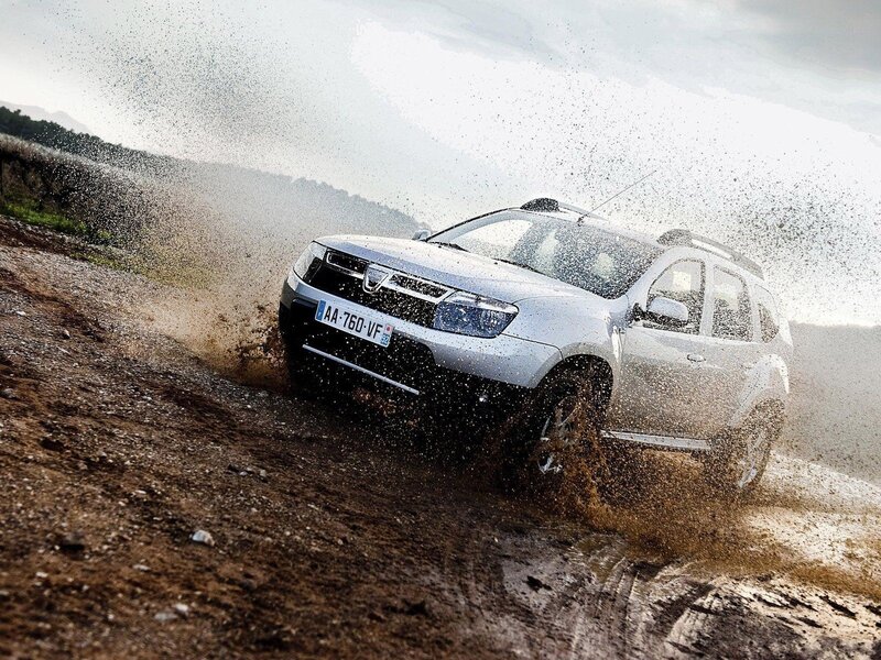 Dacia Duster off-road action