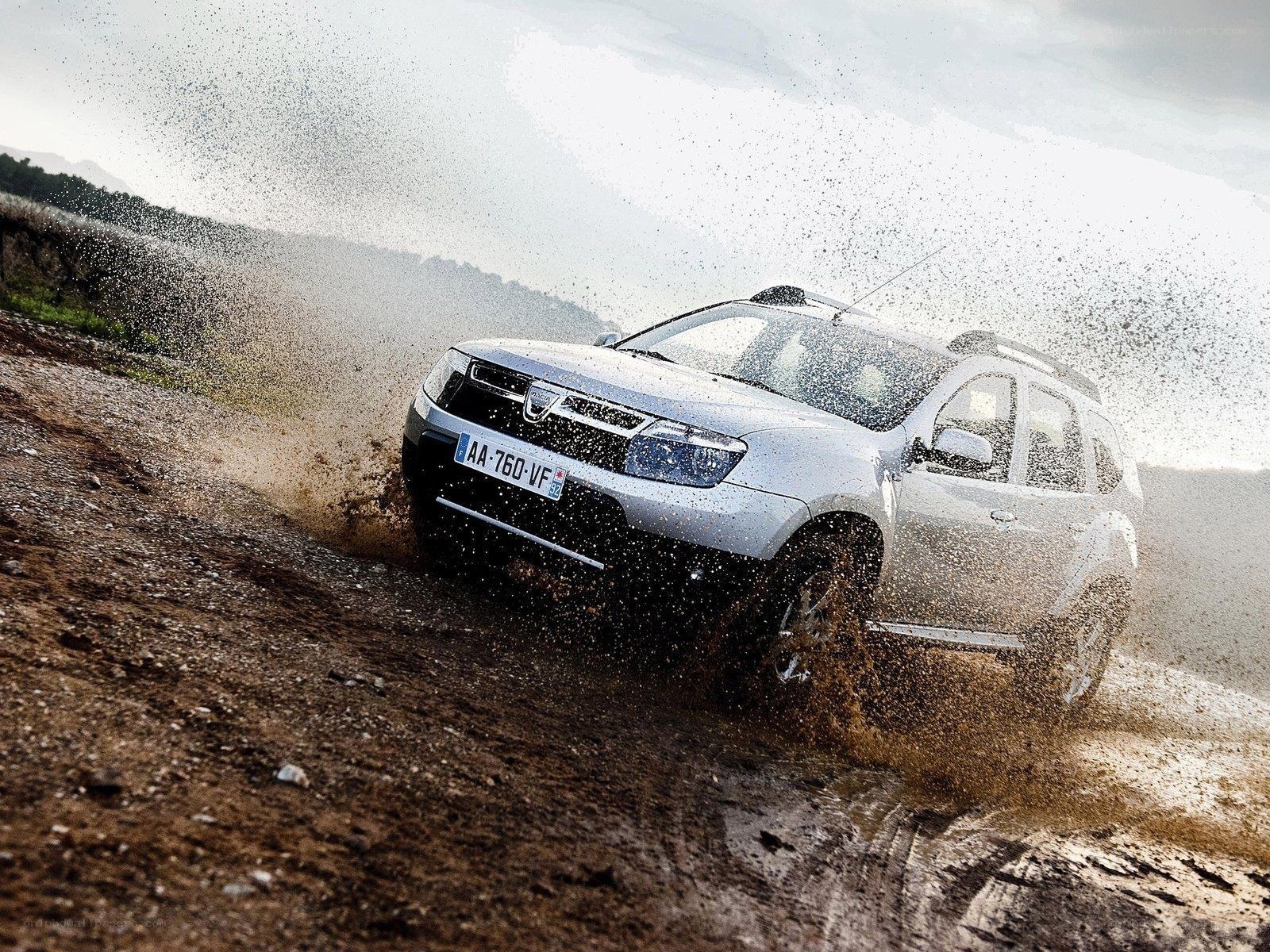 Dacia Duster off-road action