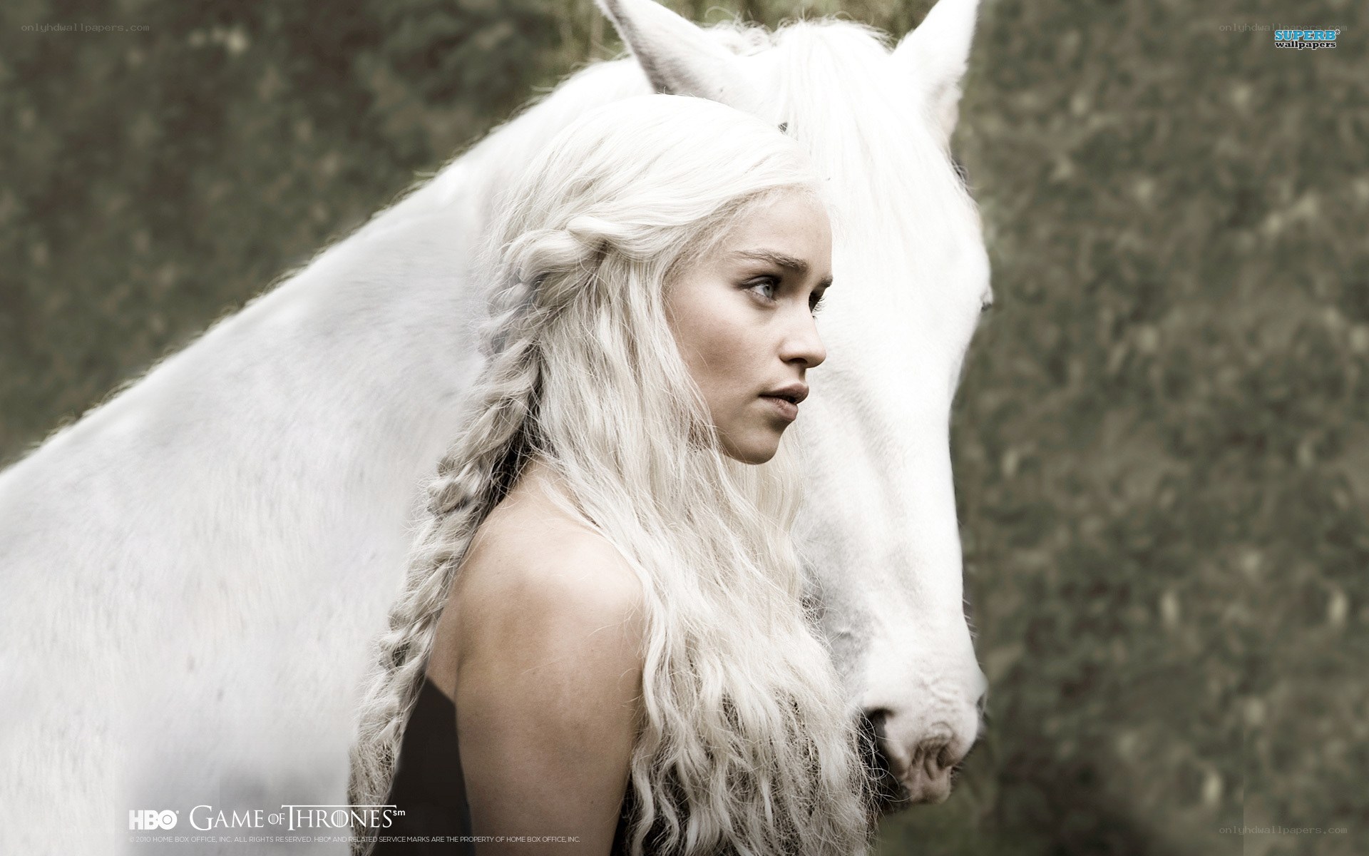 Daenerys with white horse