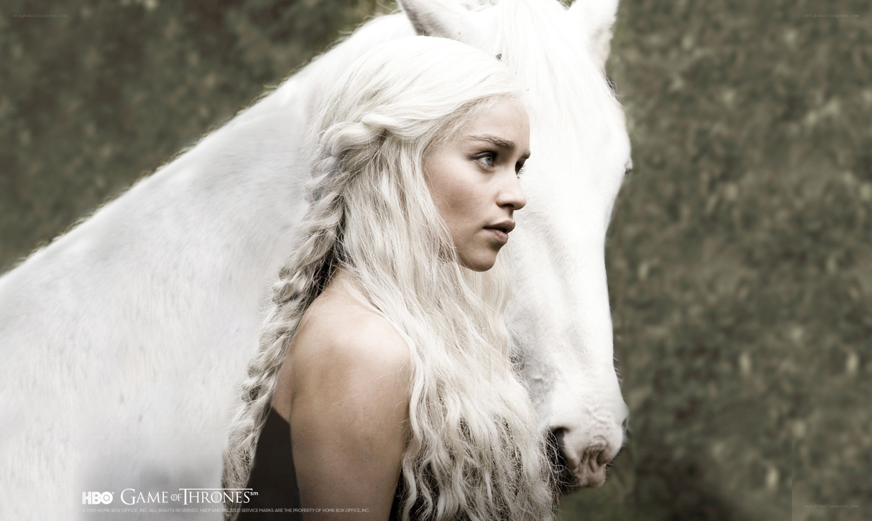 Daenerys with white horse