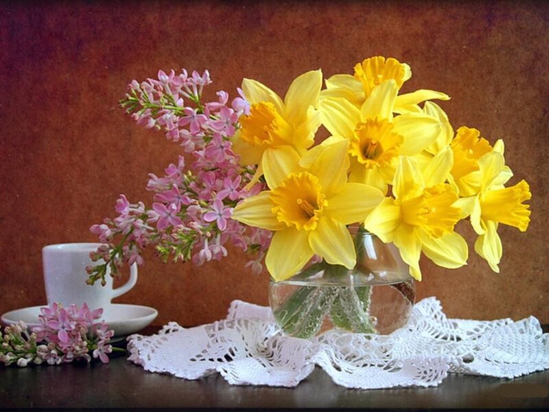 Daffodils and Lilacs in Vase — Yellow
