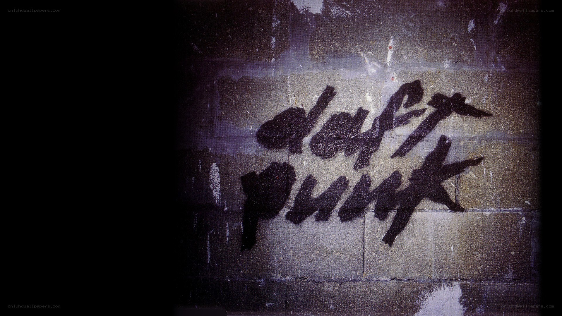 Daft Punk graffiti on wall