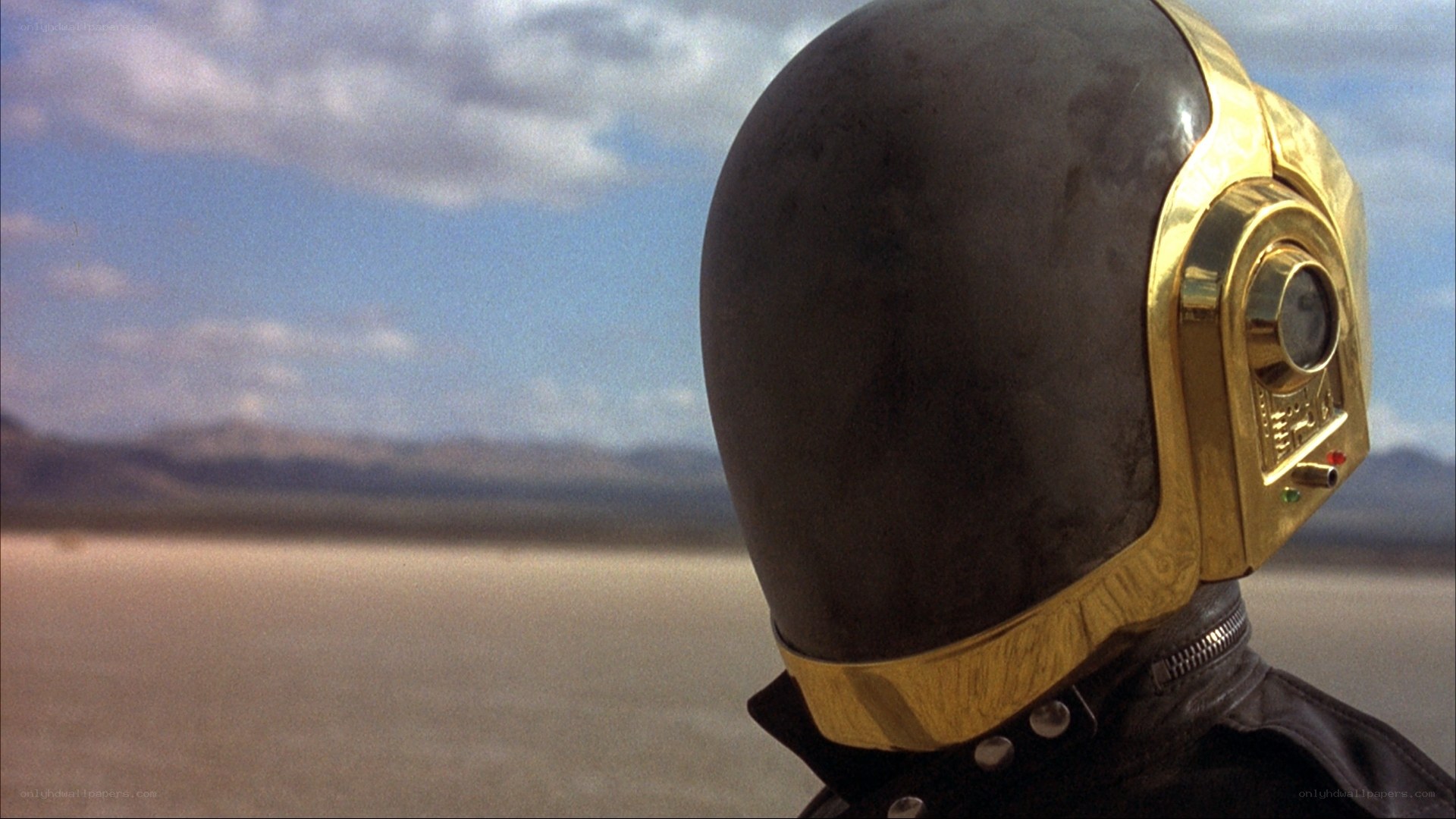 Daft Punk in the desert