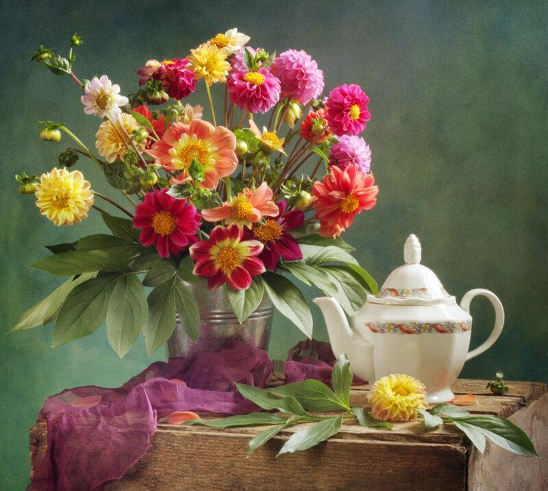 Dahlia Bouquet with Teapot — Green
