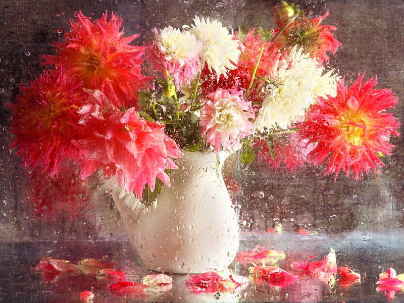 Dahlias in a Vase — Red