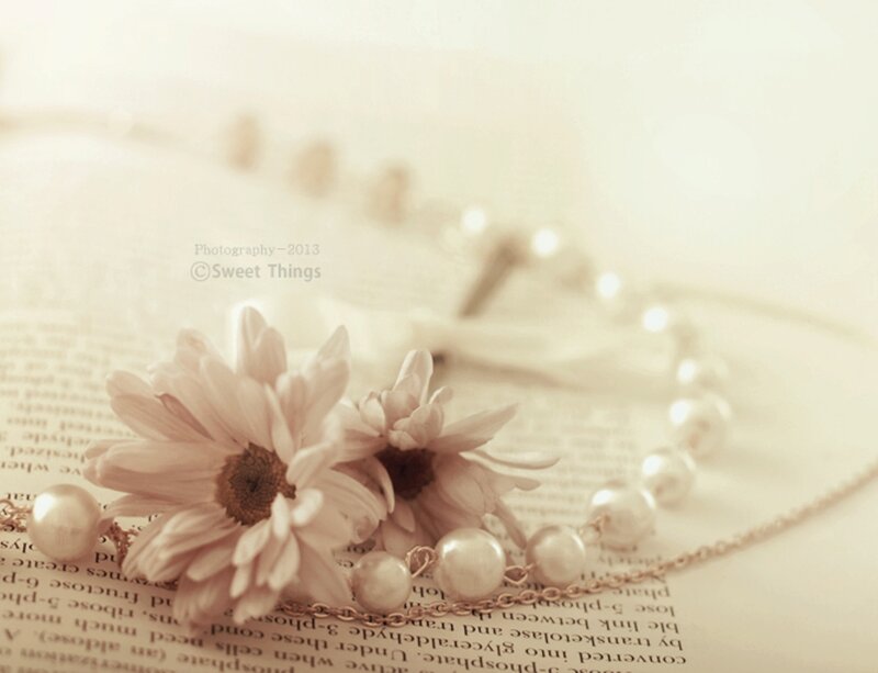 Daisies and Pearl Necklace