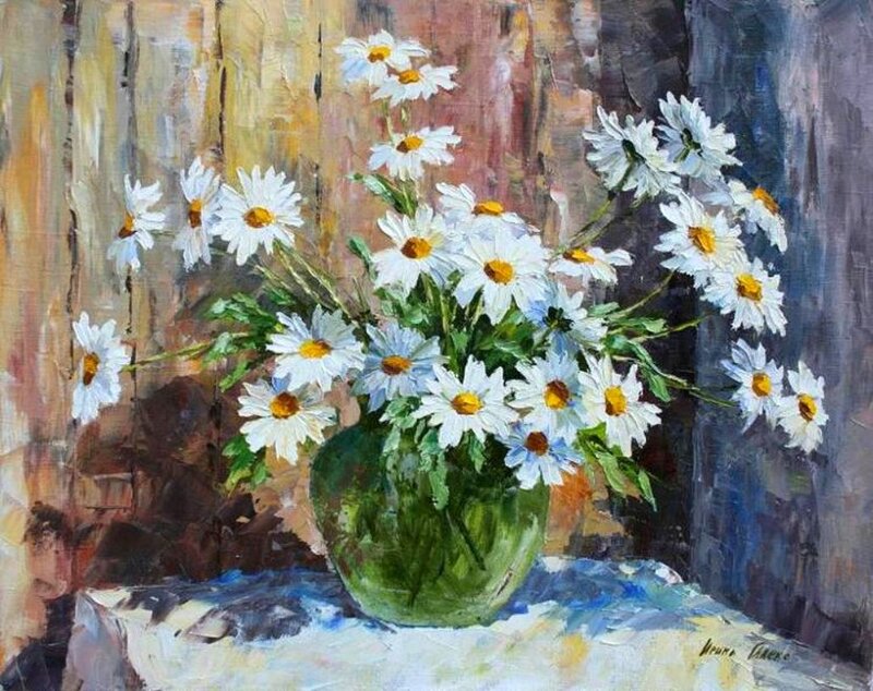 Daisies in a Green Vase — White