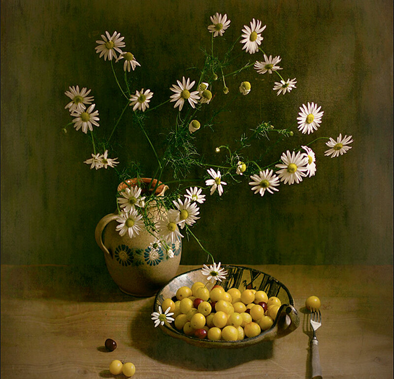 Daisies in a Vase — Green, Calm