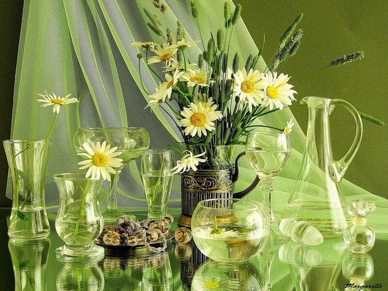 Daisies in Glassware — Green