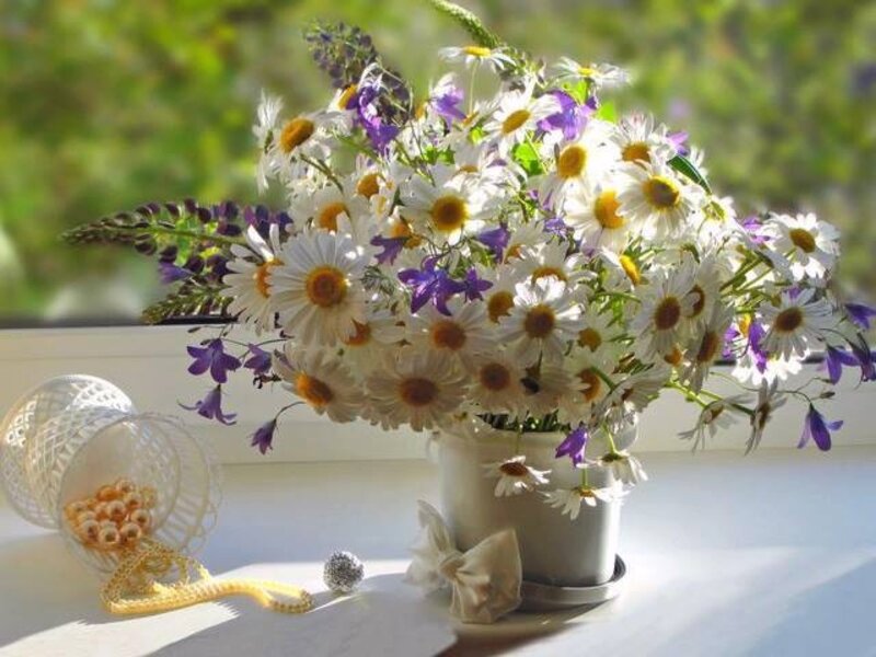 Daisy and Violet Bouquet