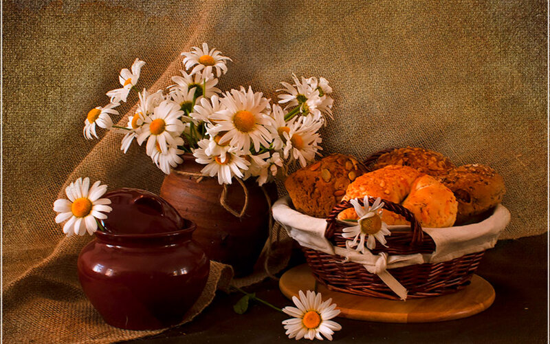 Daisy Bouquet with Bread — Brown