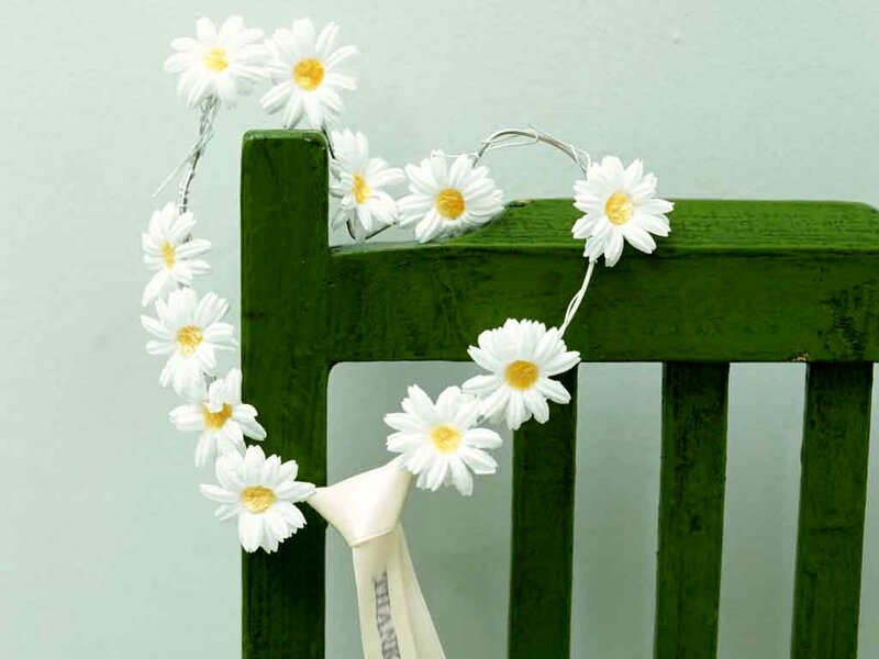 Daisy Flower Garland — White