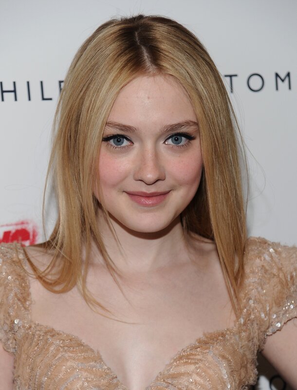 Dakota Fanning at event