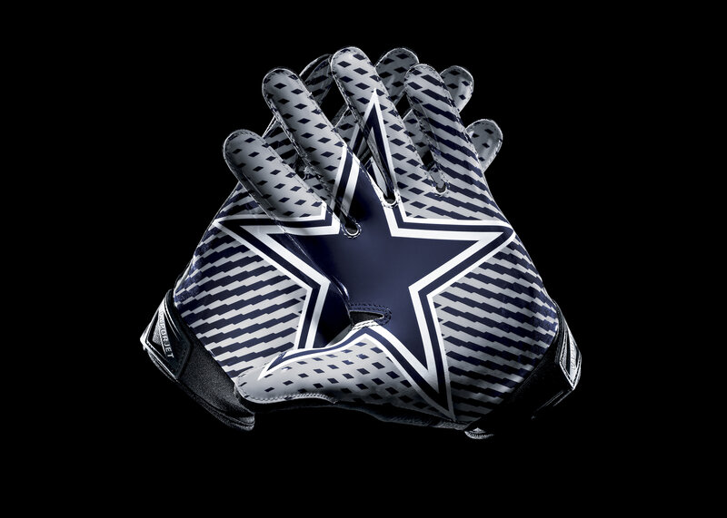 Dallas Cowboys football gloves