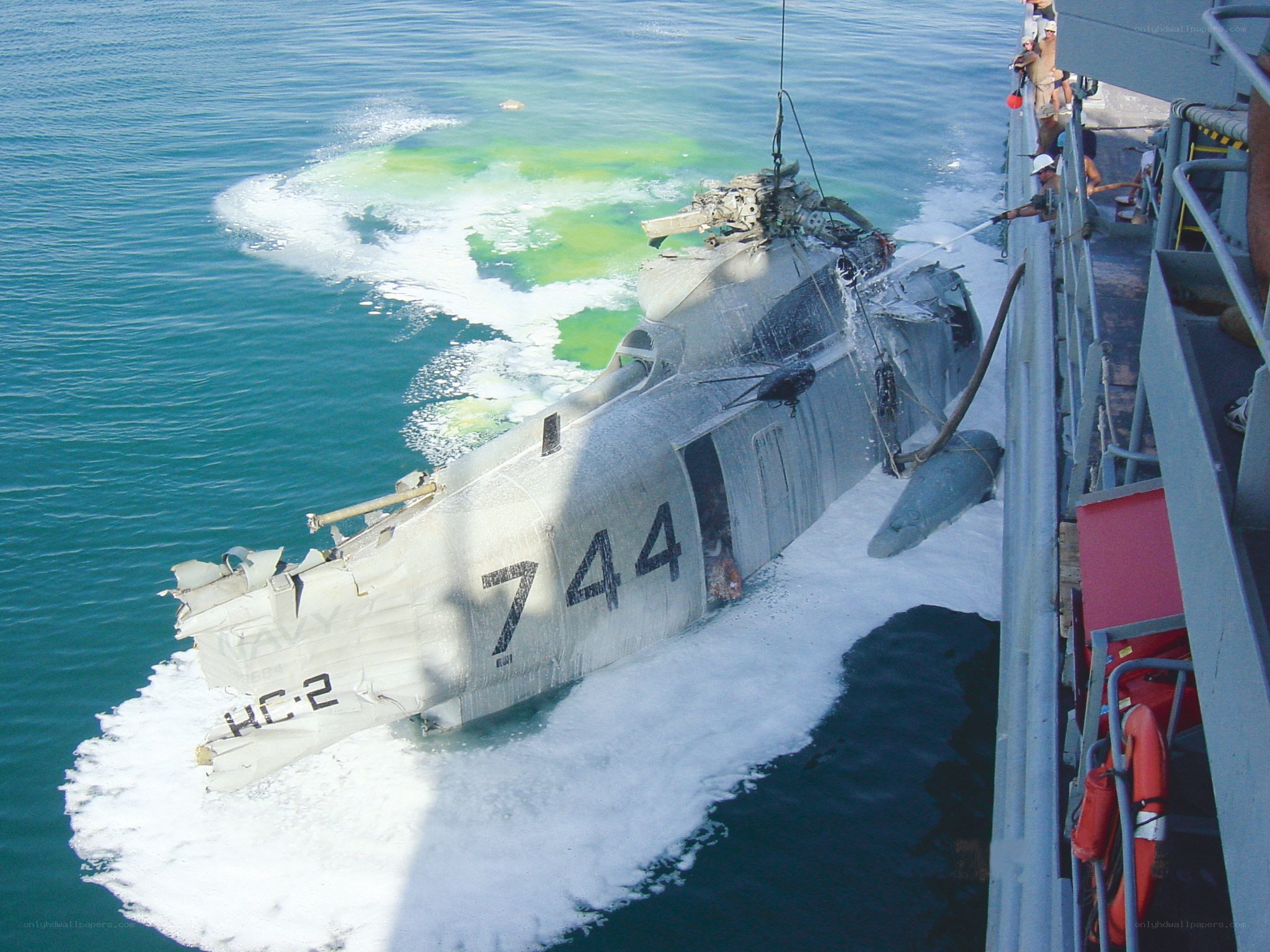 Damaged helicopter recovery