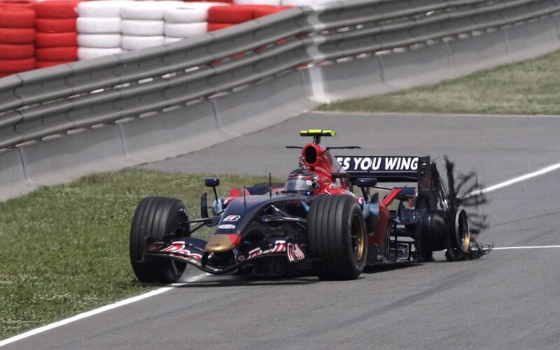 Damaged Race Car — Black, Dynamic