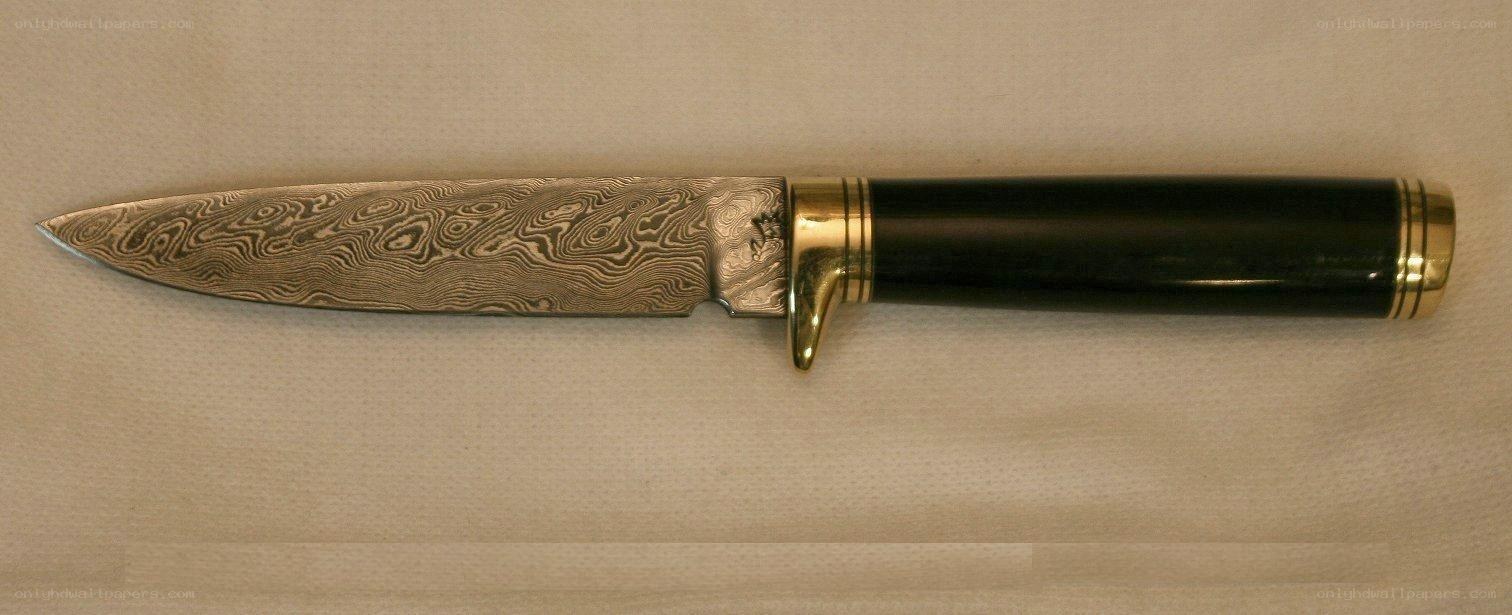 Damascus steel knife