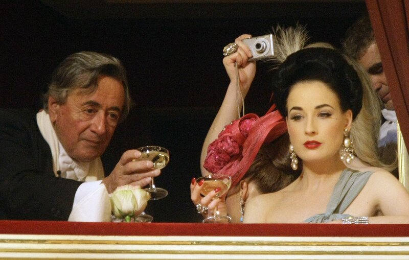 Dame Dita in opera box