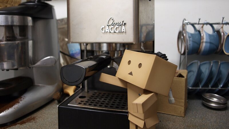 Danbo at the coffee machine