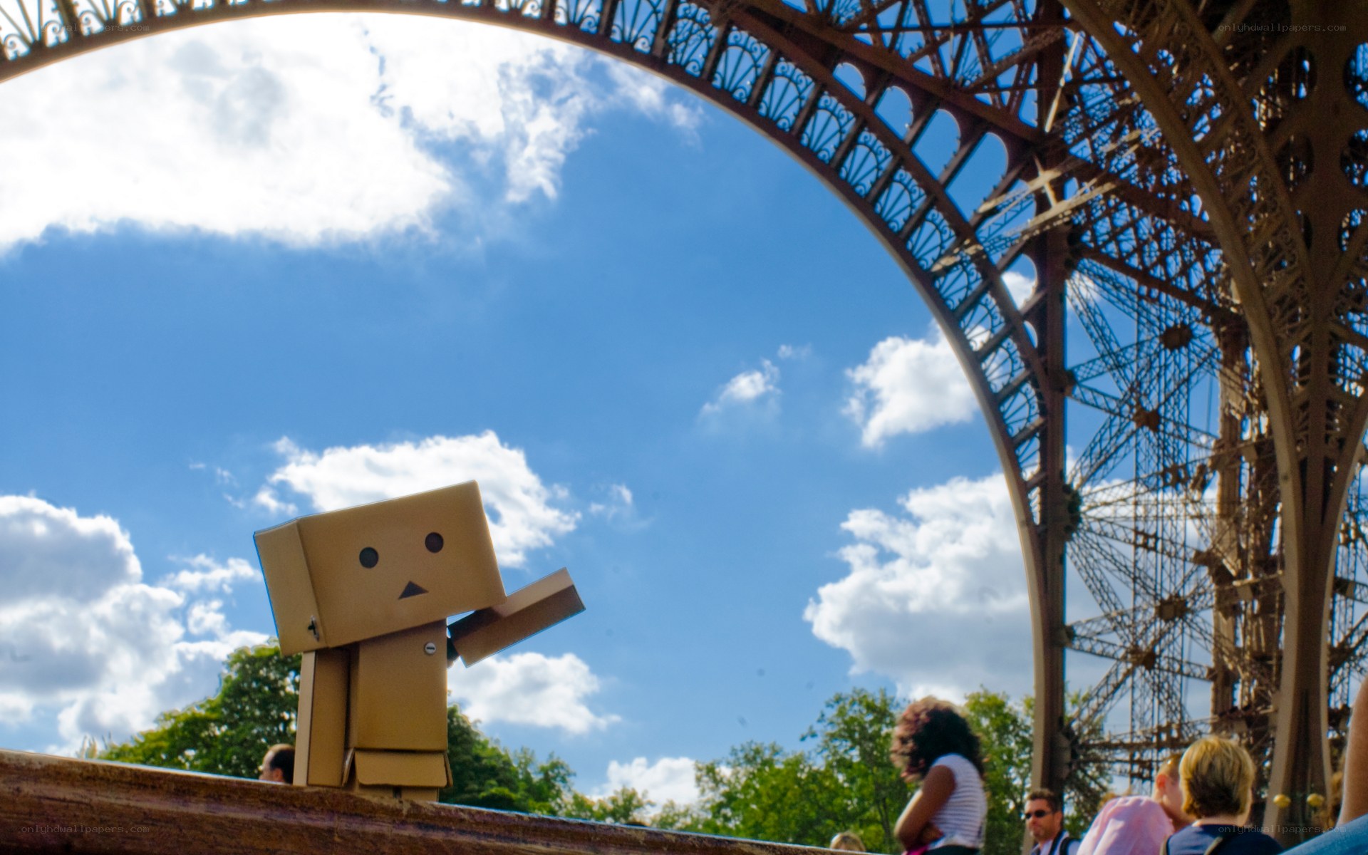Danbo at the Eiffel Tower