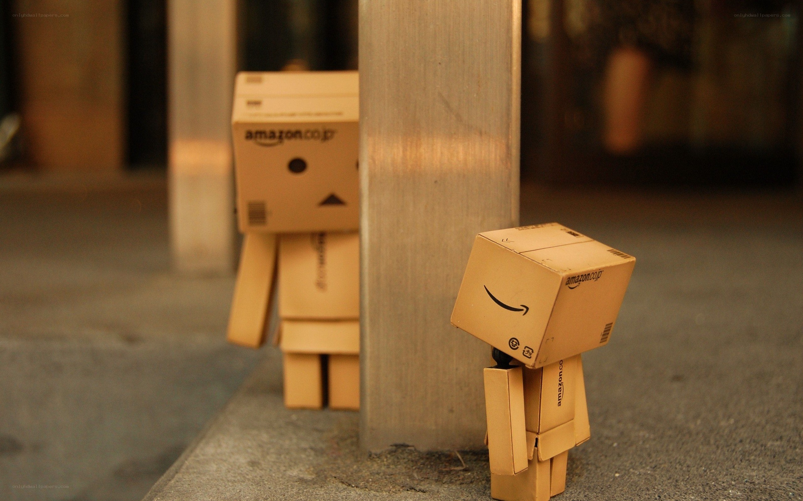 Danbo cardboard figures on street