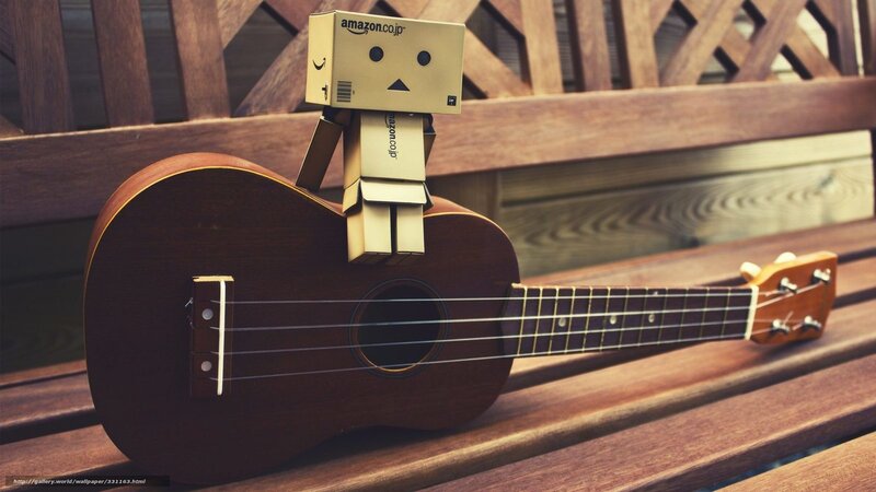 Danbo Figure with Ukulele — Brown