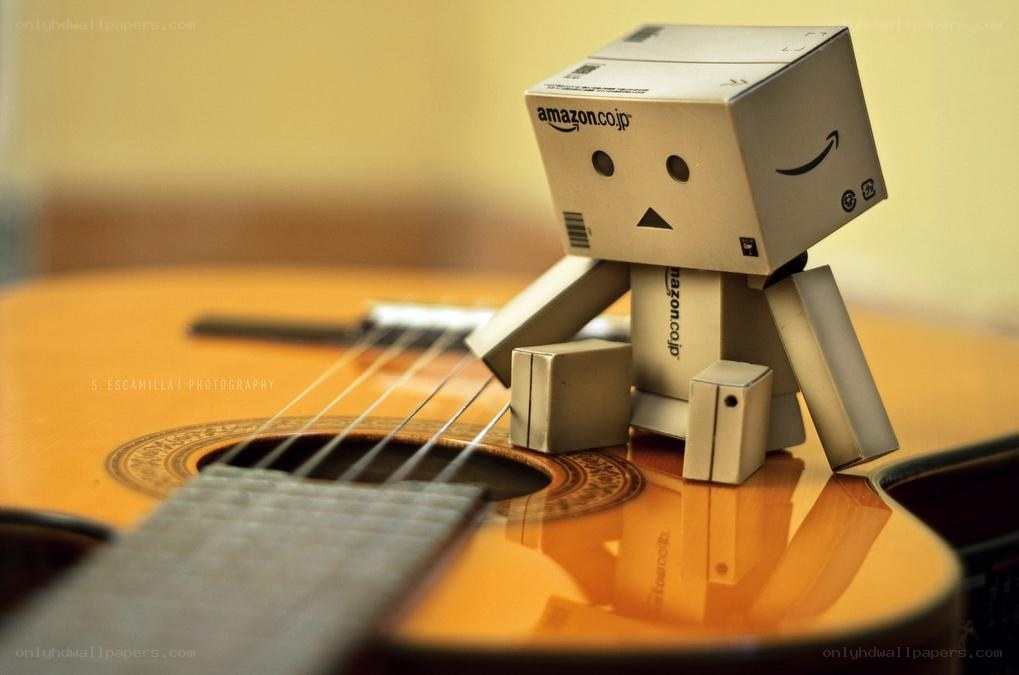 Danbo on a guitar