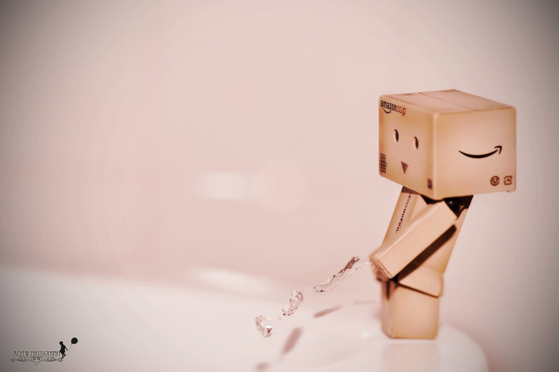 Danbo peeing water
