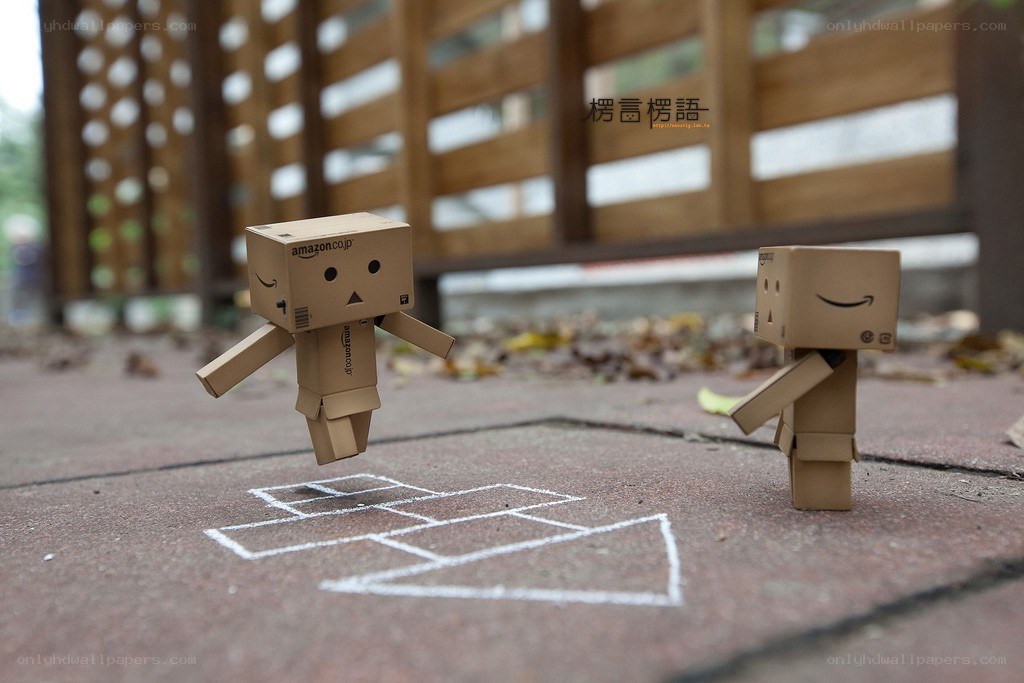 Danbo playing hopscotch