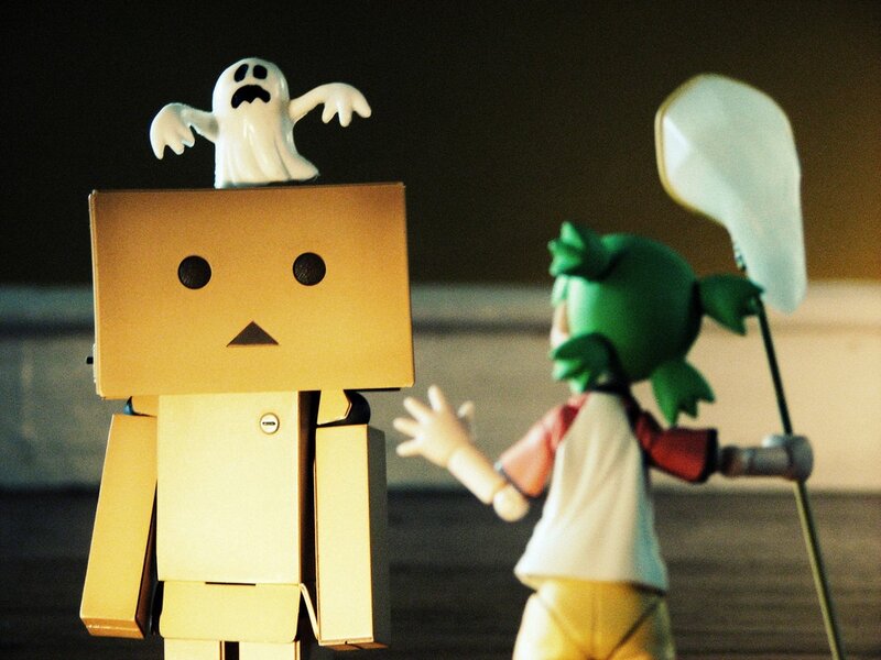 Danbo with ghost and figurine