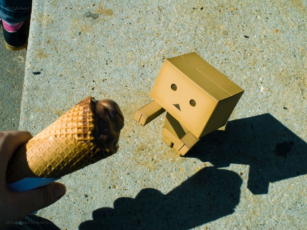Danbo with ice cream cone