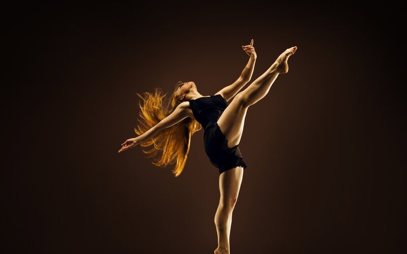 Dancer in Black Leotard — Dramatic, Photograph