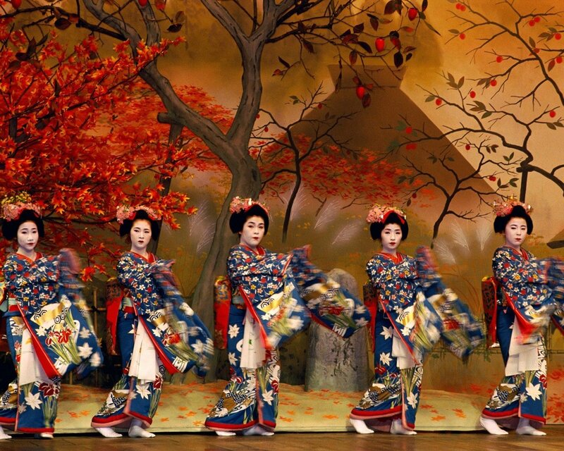 Dancers in Kimono