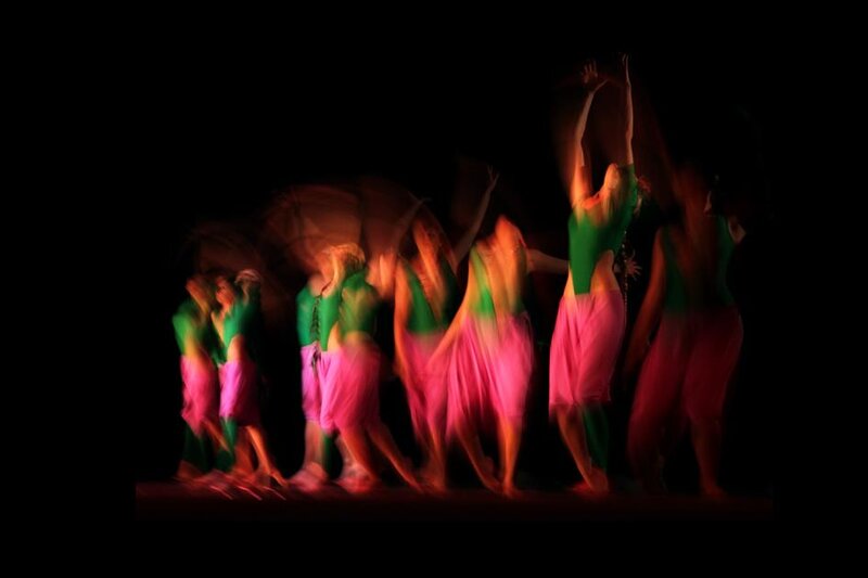 Dancers in Motion — Green