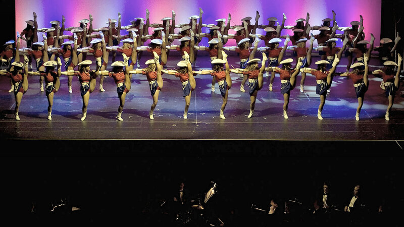 Dancers on Stage — Purple, Dynamic