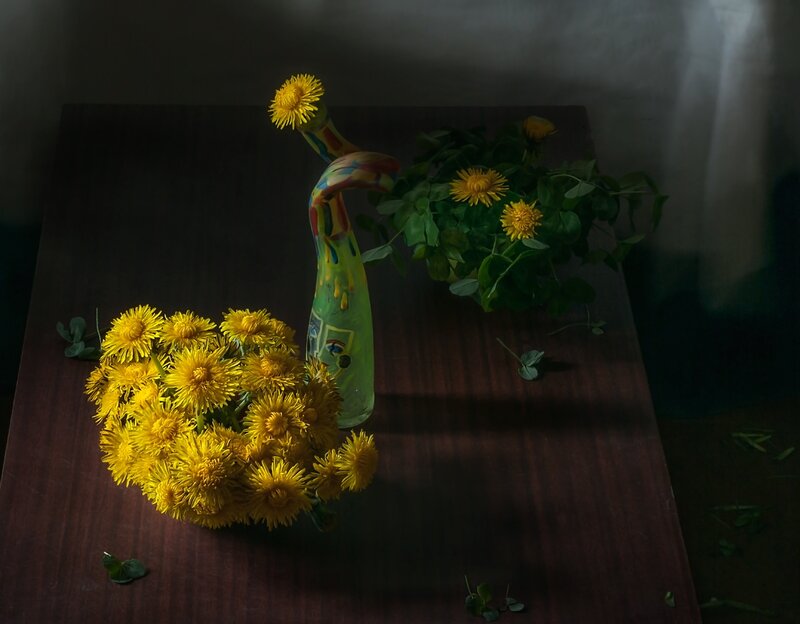 Dandelions in Vase — Yellow, Dramatic