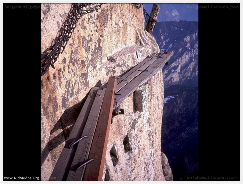 Dangerous mountain path