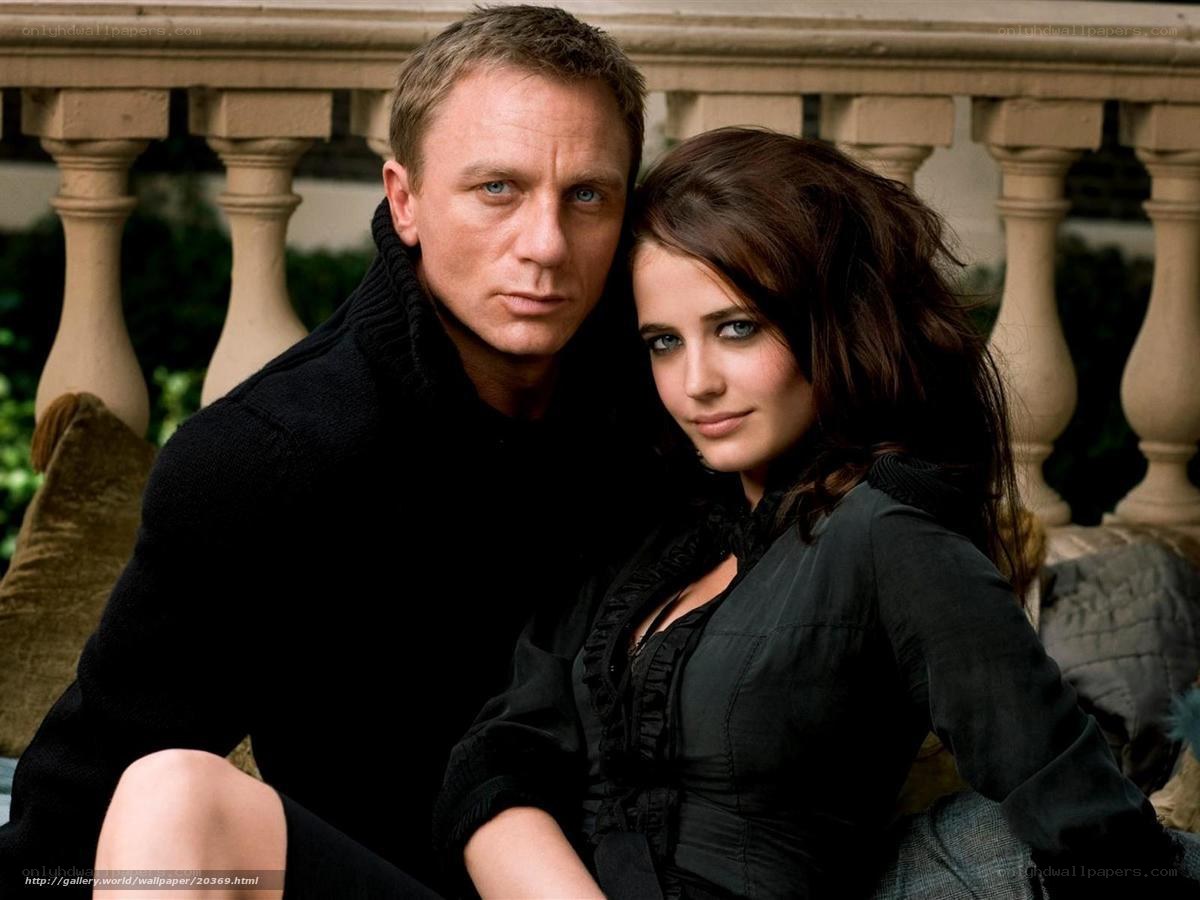 Daniel Craig and Eva Green together