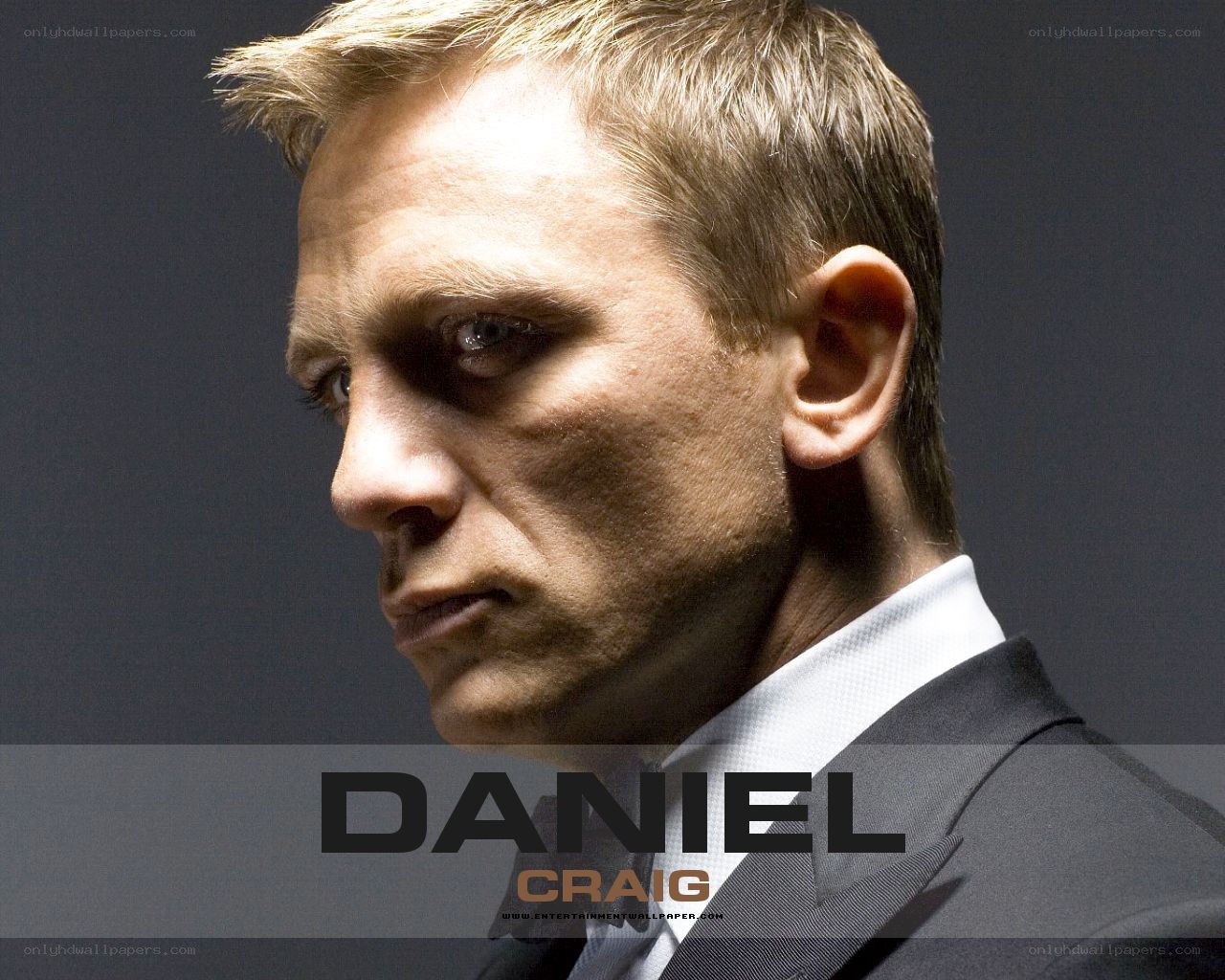 Daniel Craig portrait