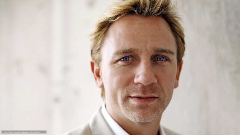 Daniel Craig portrait