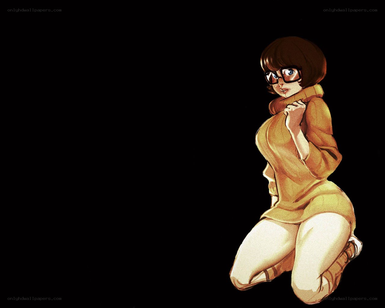 Daphne Blake kneeling
