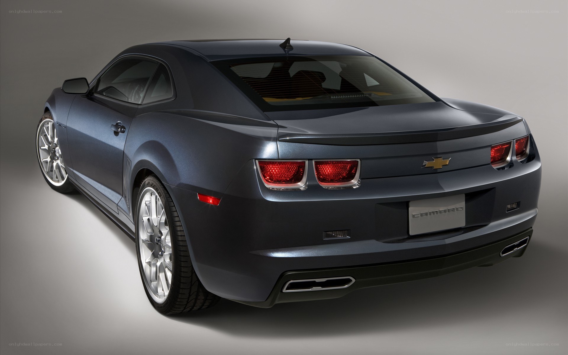 dark blue chevrolet camaro