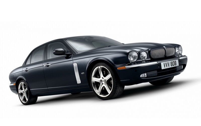 dark blue jaguar xj sedan