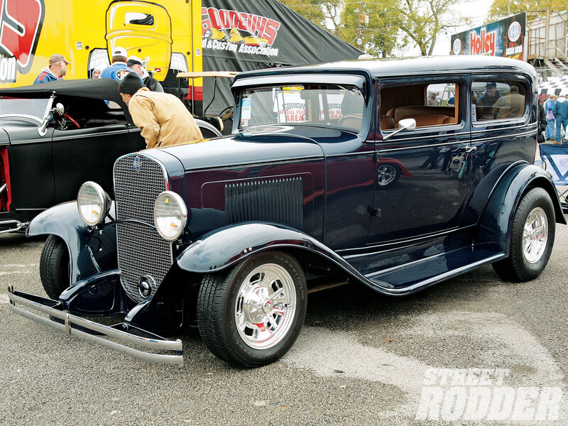 Dark Blue Vintage Car — Outdoor