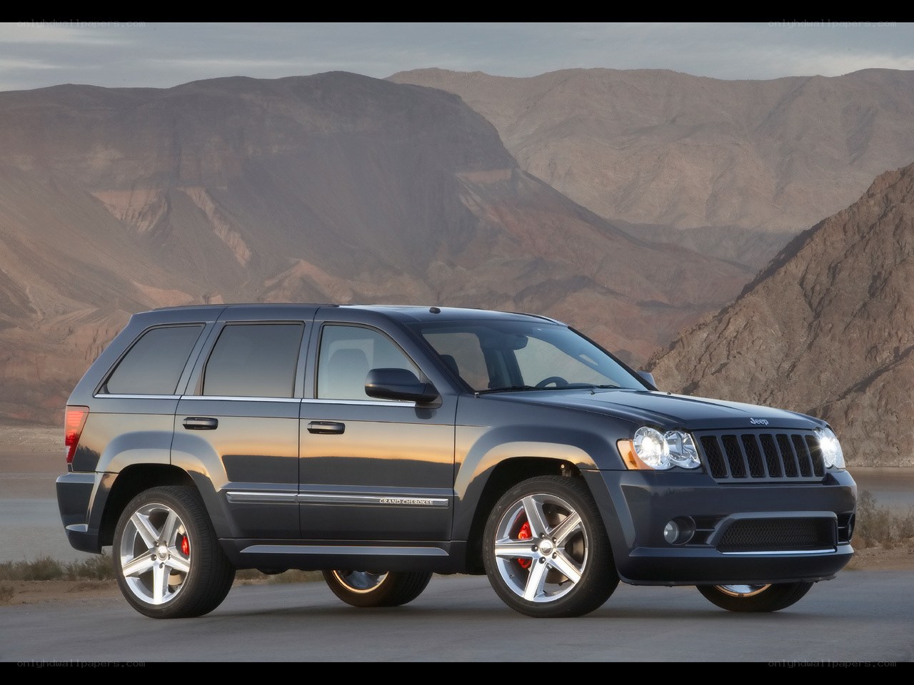 Dark gray Jeep Grand Cherokee