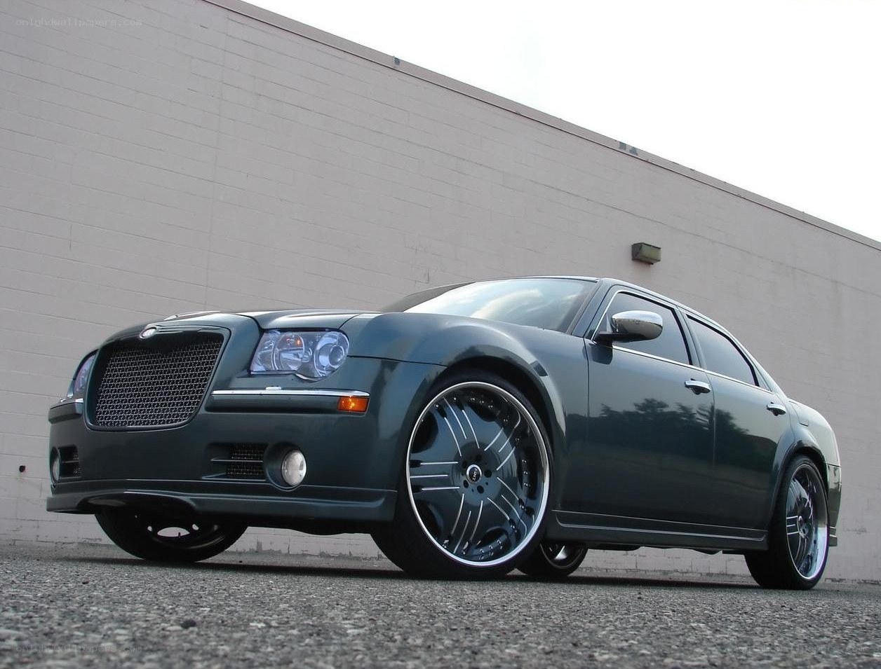 dark green chrysler 300