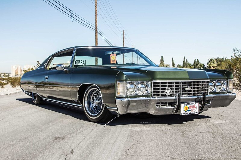 Dark Green Classic Car — Calm, Afternoon