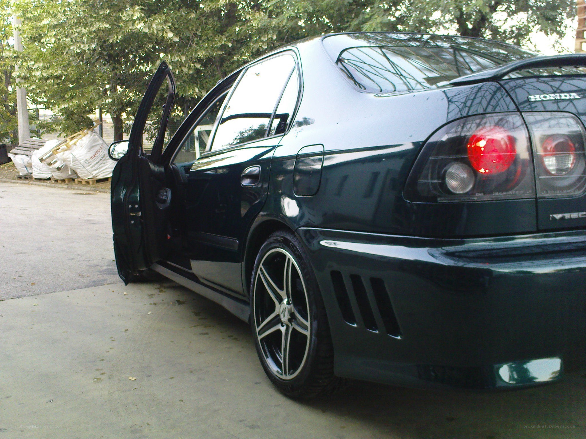 Dark green Honda Civic
